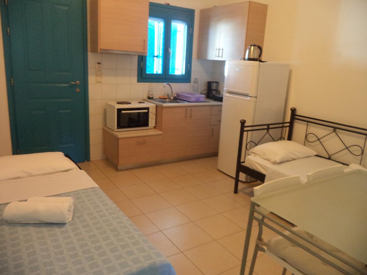 Taxiarchis Studios Agios Georgios  Exteriör bild